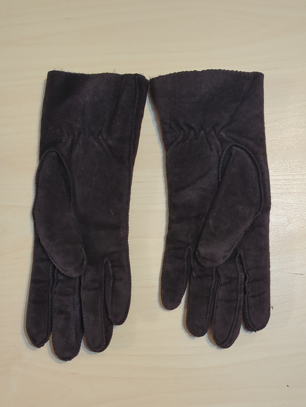 Women's Dark Brown Leather Gloves - Classic Winter Accessory